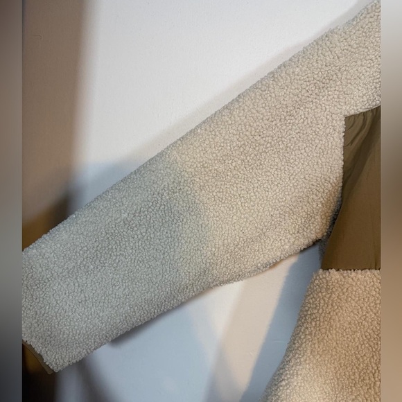 H&M Sherpa Fleece Jacket with Nylon Panel & Neon Zipper Pull – Size L - Picture 7 of 8